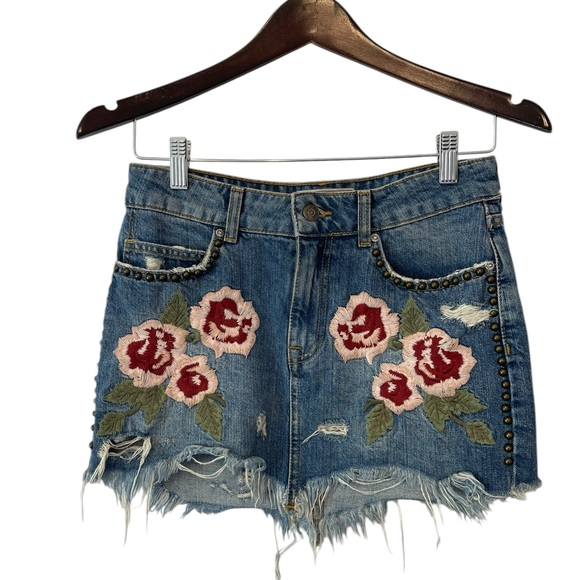 Free People Wild Rose Denim Skirt Women 24 Floral Embroidered Studded Distressed - Picture 2 of 8